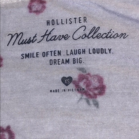 Hollister Roses Tee - Picture 2 of 3
